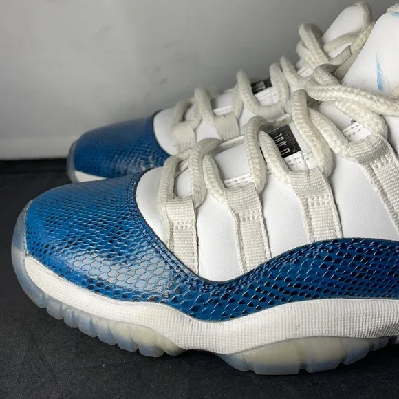 Nike Air Jordan 11 retro low snakeskin size 5Y no box CR6847-102